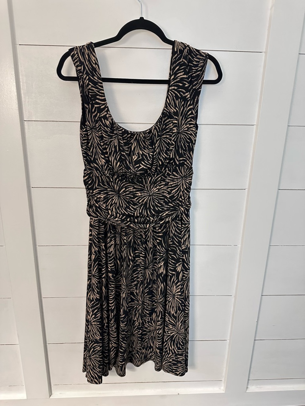 COLDWATER CREEK Empire waist gathered body floral sleeveless stretch midi dress